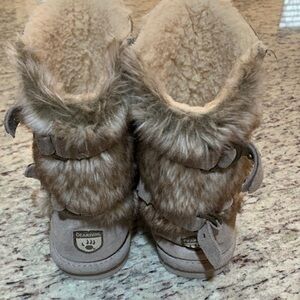 BearPaw Kids Boots with Fur Trim - Tan
